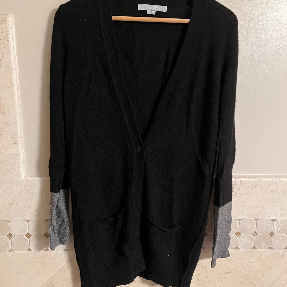 Sea Bleu Cashmere Black Gray Sleeves Cardigan!